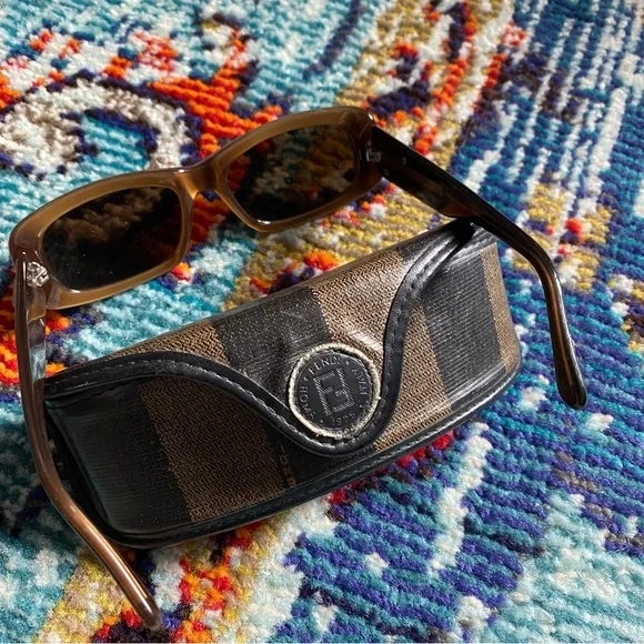 SOLD Vintage 90’s Fendi Sunglasses Sunnies Shades with Case - Picture 3 of 10